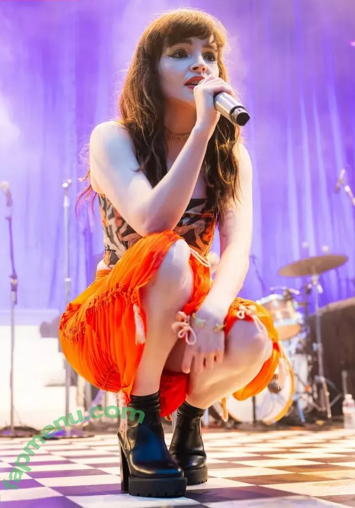 Lauren Mayberry nude photo #1113 (laurenevemayberry)