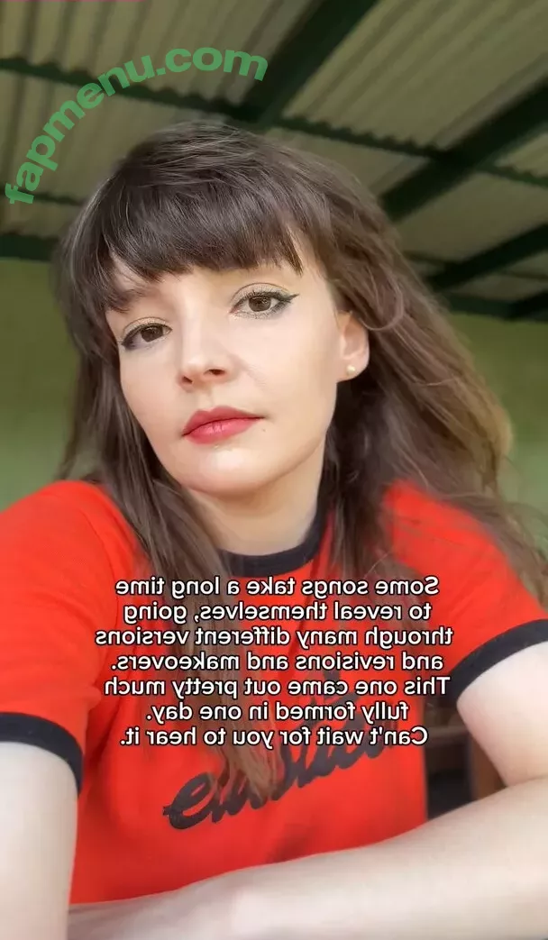 Lauren Mayberry nude photo #1121 (laurenevemayberry)