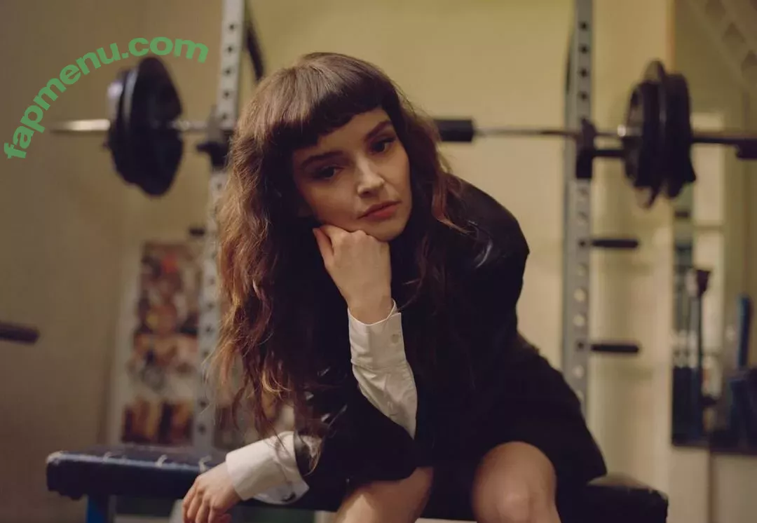 Lauren Mayberry nude photo #1176 (laurenevemayberry)