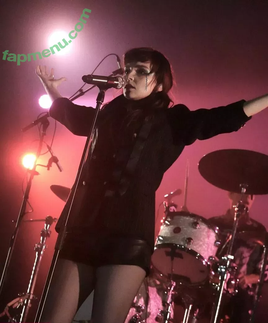 Lauren Mayberry nude photo #1209 (laurenevemayberry)