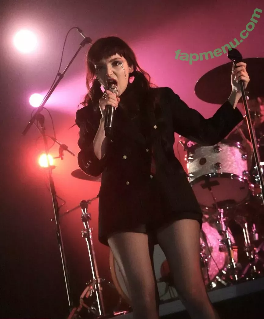 Lauren Mayberry nude photo #1210 (laurenevemayberry)