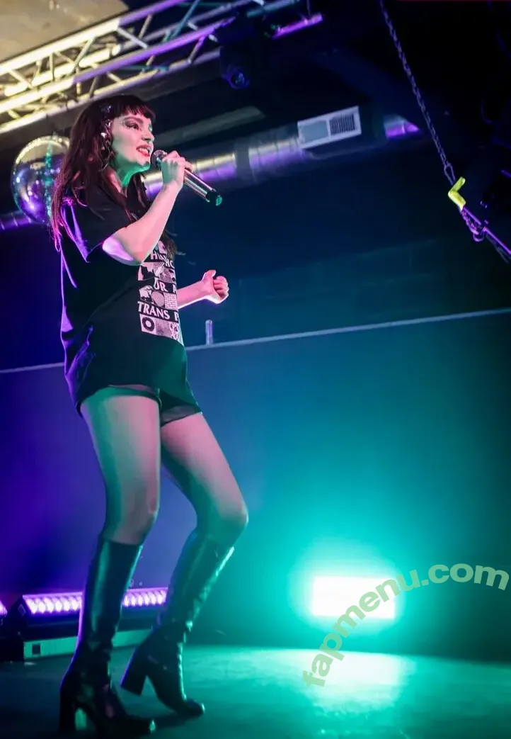 Lauren Mayberry nude photo #1253 (laurenevemayberry)