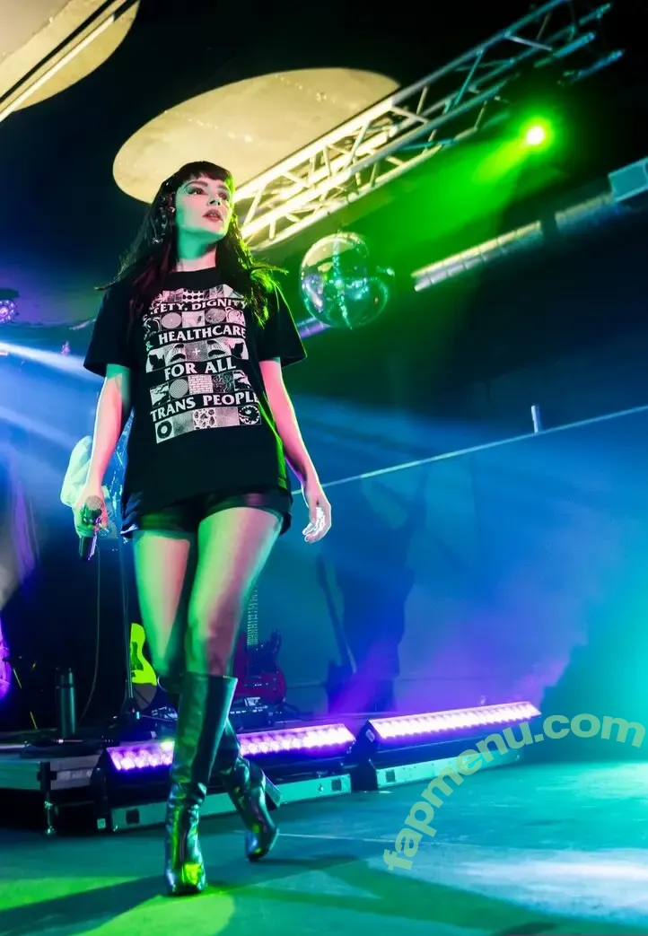 Lauren Mayberry nude photo #1254 (laurenevemayberry)