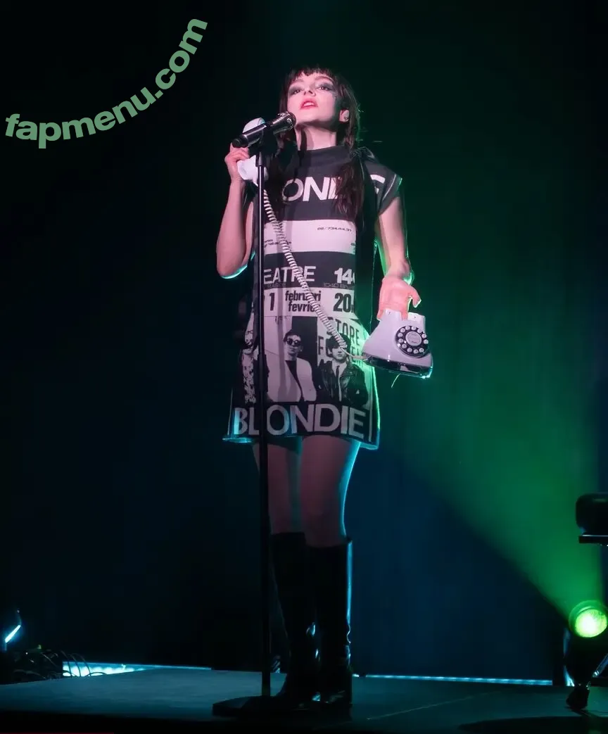 Lauren Mayberry nude photo #1269 (laurenevemayberry)