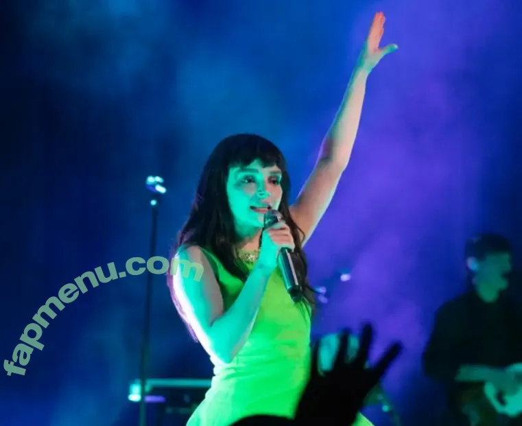Lauren Mayberry nude photo #1282 (laurenevemayberry)