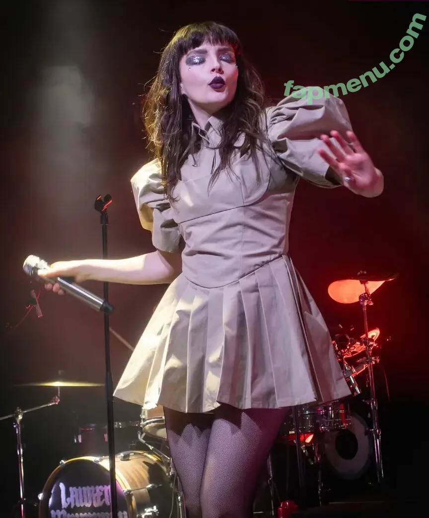 Lauren Mayberry nude photo #1296 (laurenevemayberry)