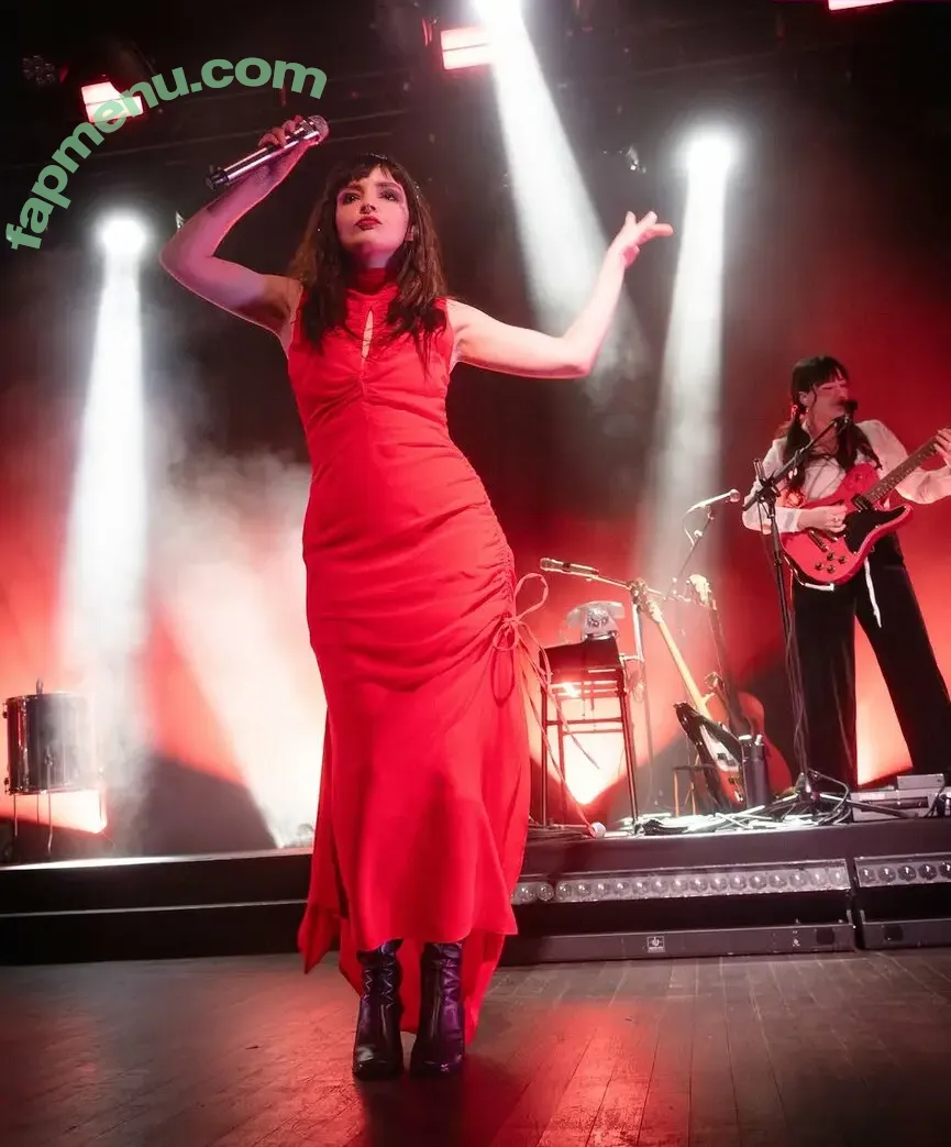 Lauren Mayberry nude photo #1341 (laurenevemayberry)