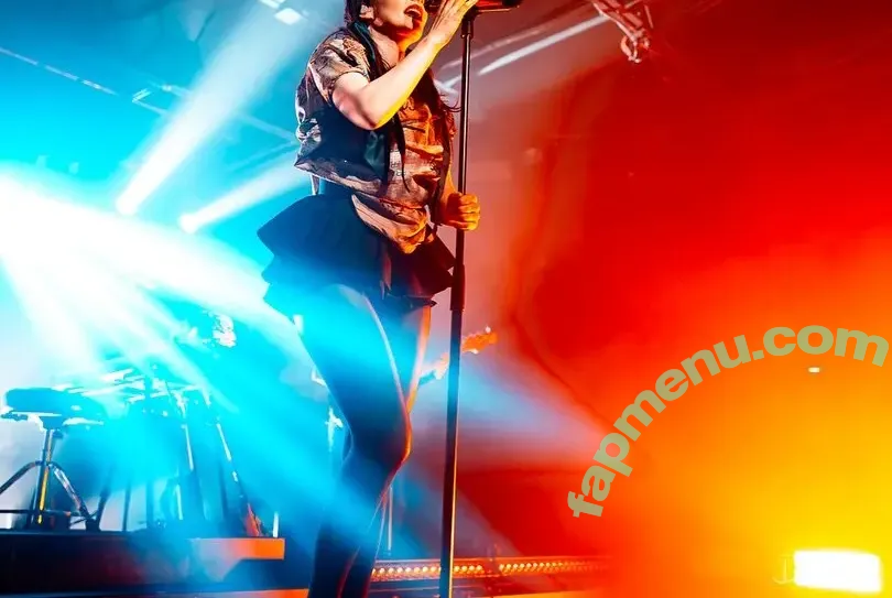 Lauren Mayberry nude photo #1385 (laurenevemayberry)