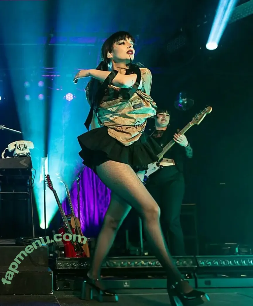 Lauren Mayberry nude photo #1391 (laurenevemayberry)