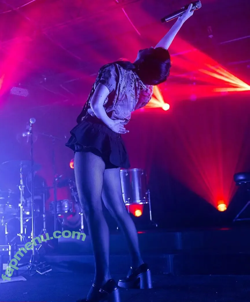 Lauren Mayberry nude photo #1392 (laurenevemayberry)