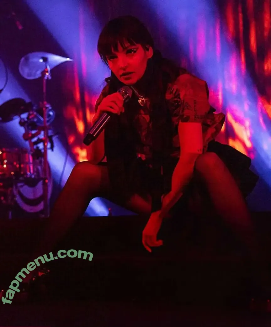 Lauren Mayberry nude photo #1393 (laurenevemayberry)