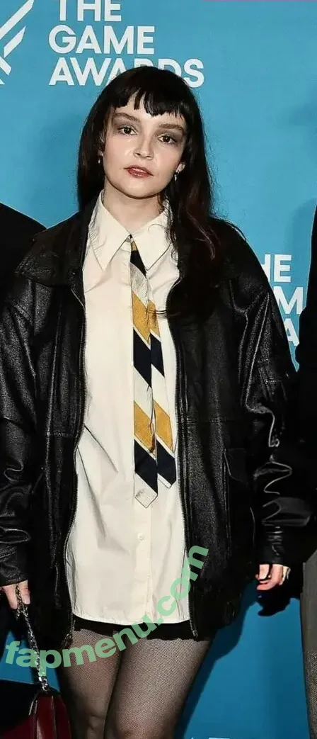 Lauren Mayberry nude photo #1490 (laurenevemayberry)