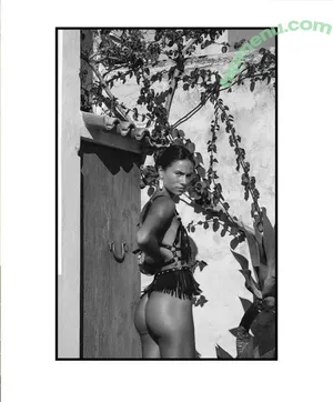  nude photo #0007