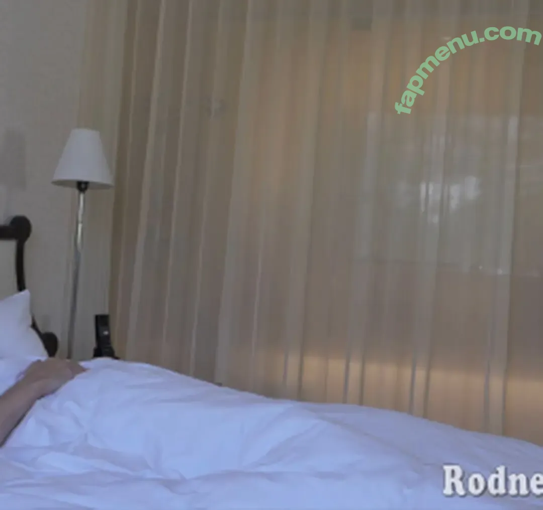 Lauren Phillips nude photo #2273 (laurenfillsup / laurenphillips / lfizzlphillips)