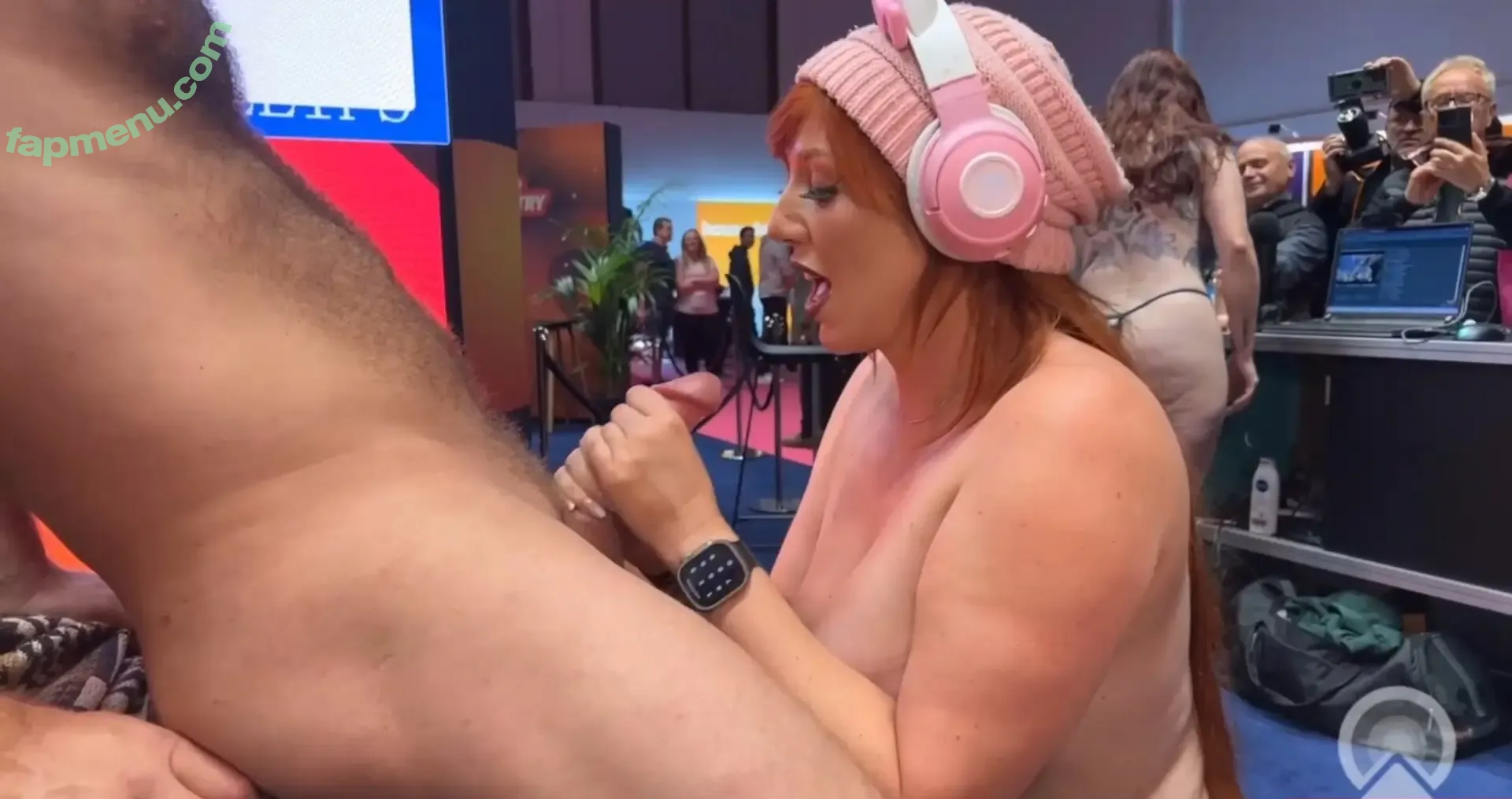 Lauren Phillips nude photo #2321 (laurenfillsup / laurenphillips / lfizzlphillips)