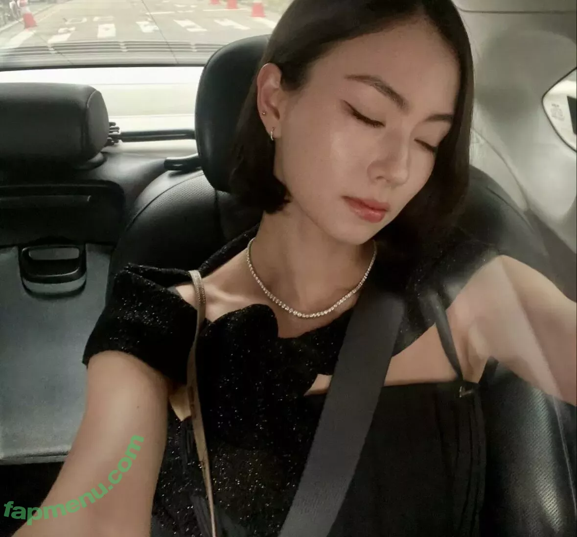 Lauren Tsai nude photo #0199 (laurentsai)