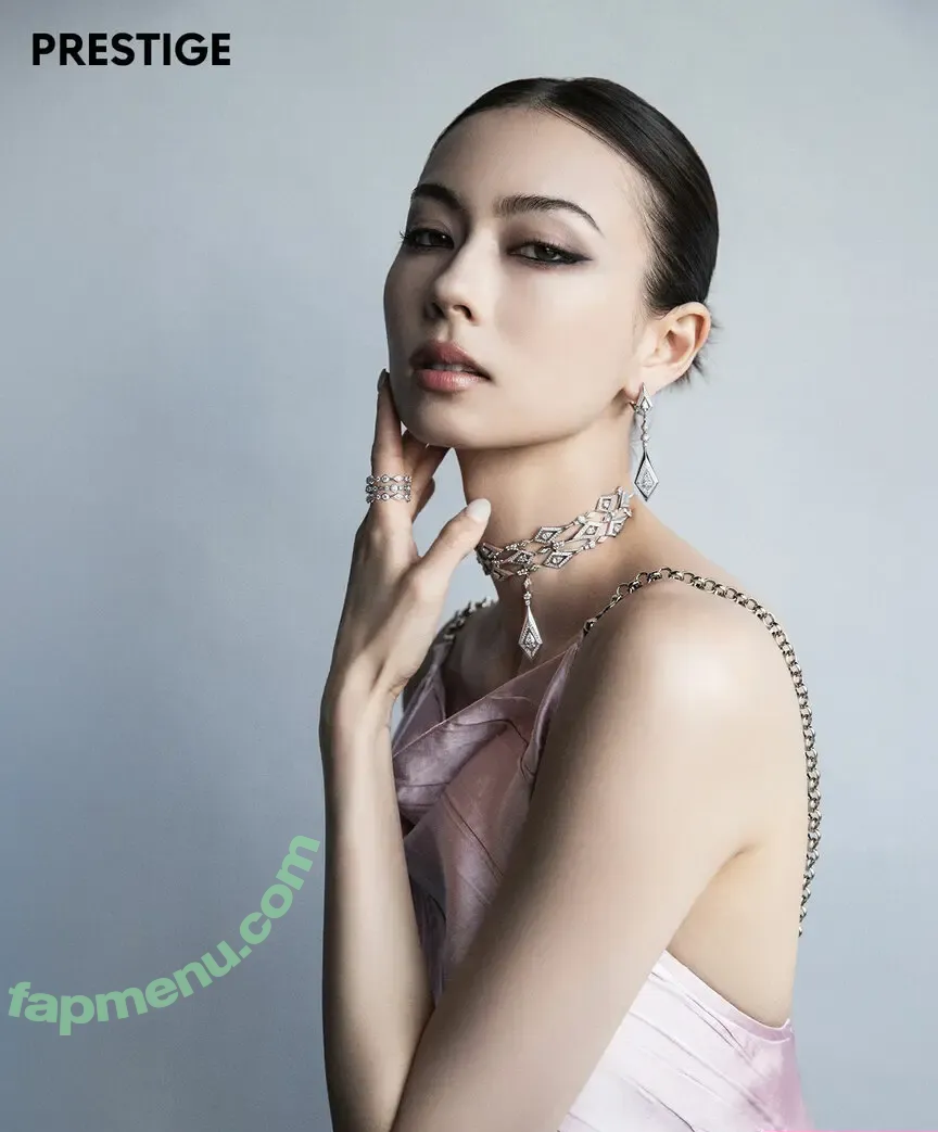 Lauren Tsai nude photo #0461 (laurentsai)