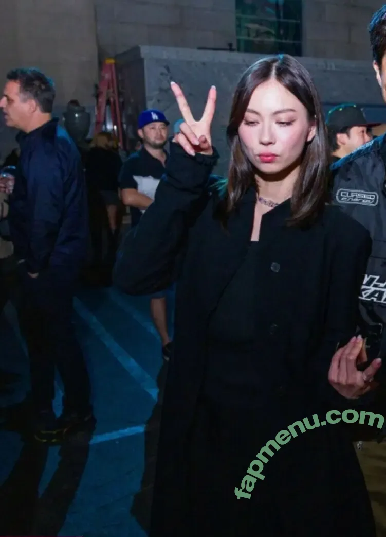 Lauren Tsai nude photo #0513 (laurentsai)