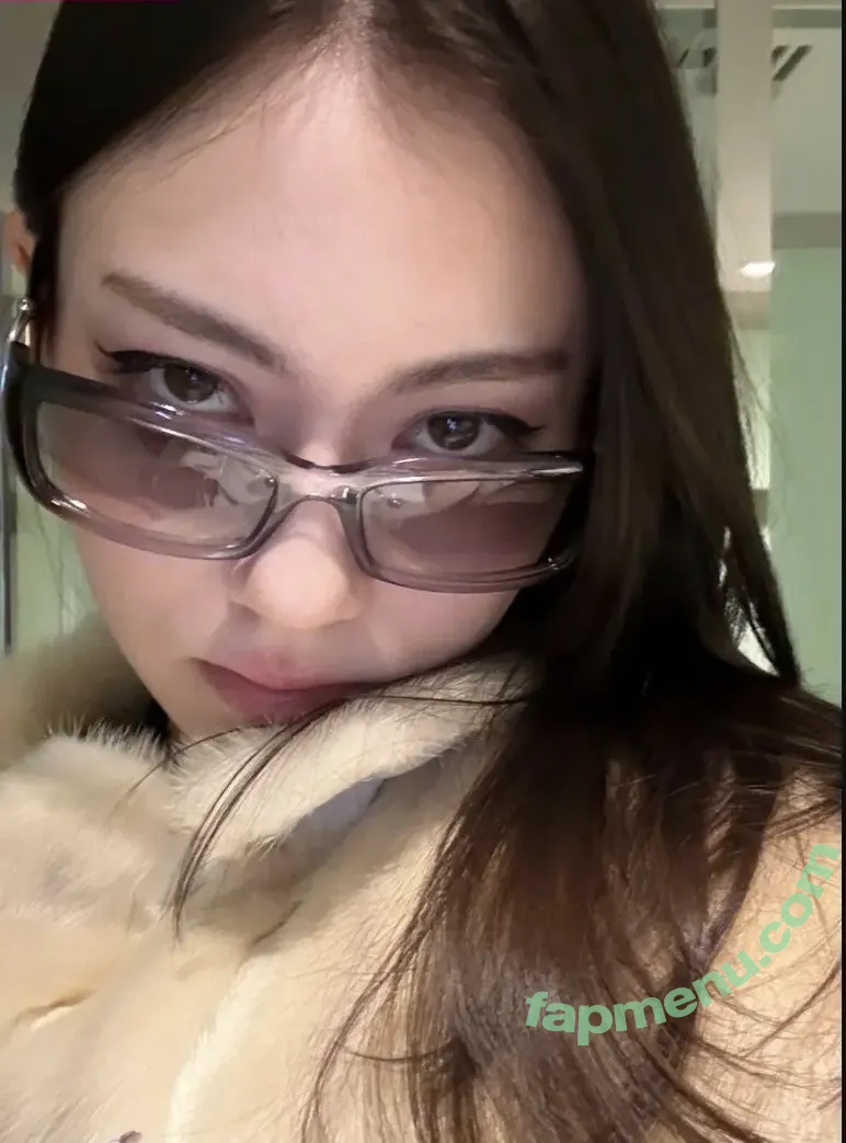 Lauren Tsai nude photo #0526 (laurentsai)