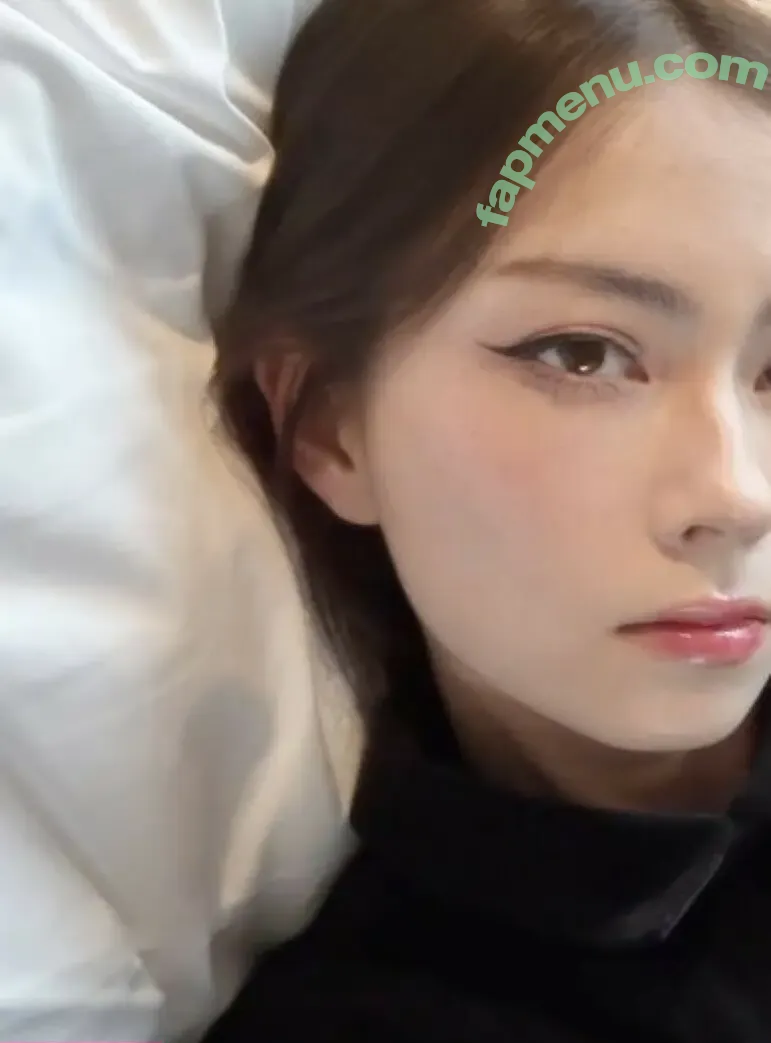 Lauren Tsai nude photo #0529 (laurentsai)