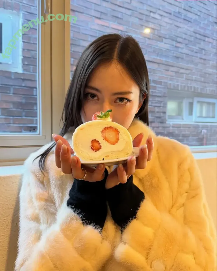 Lauren Tsai nude photo #0530 (laurentsai)