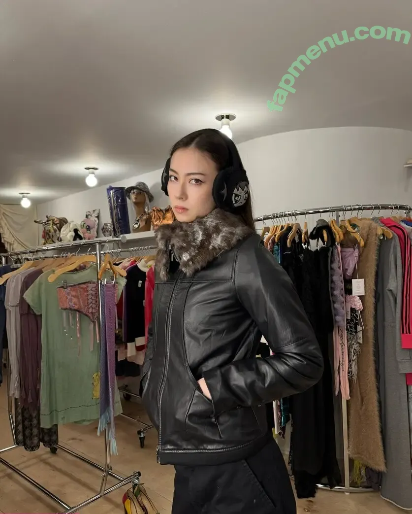 Lauren Tsai nude photo #0534 (laurentsai)