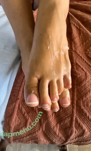 laurenkaysfeet / laurenkayfit nude photo #0012