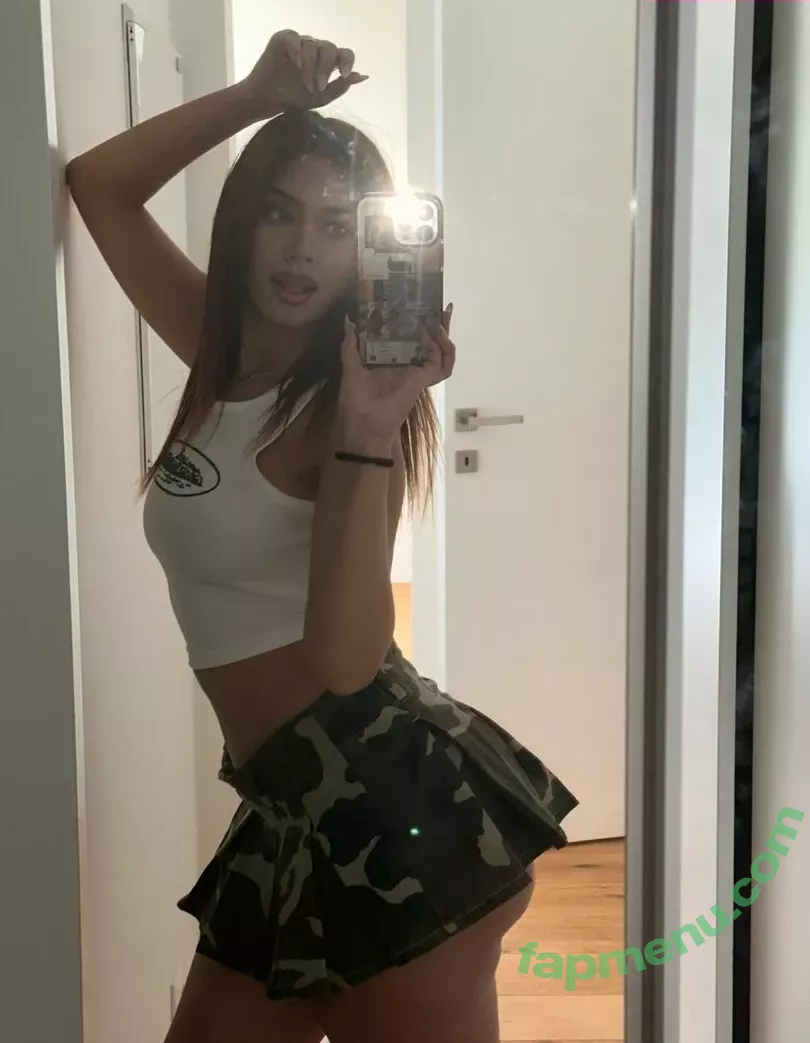 laurgmzz nude photo #0100 (angelgmzz)