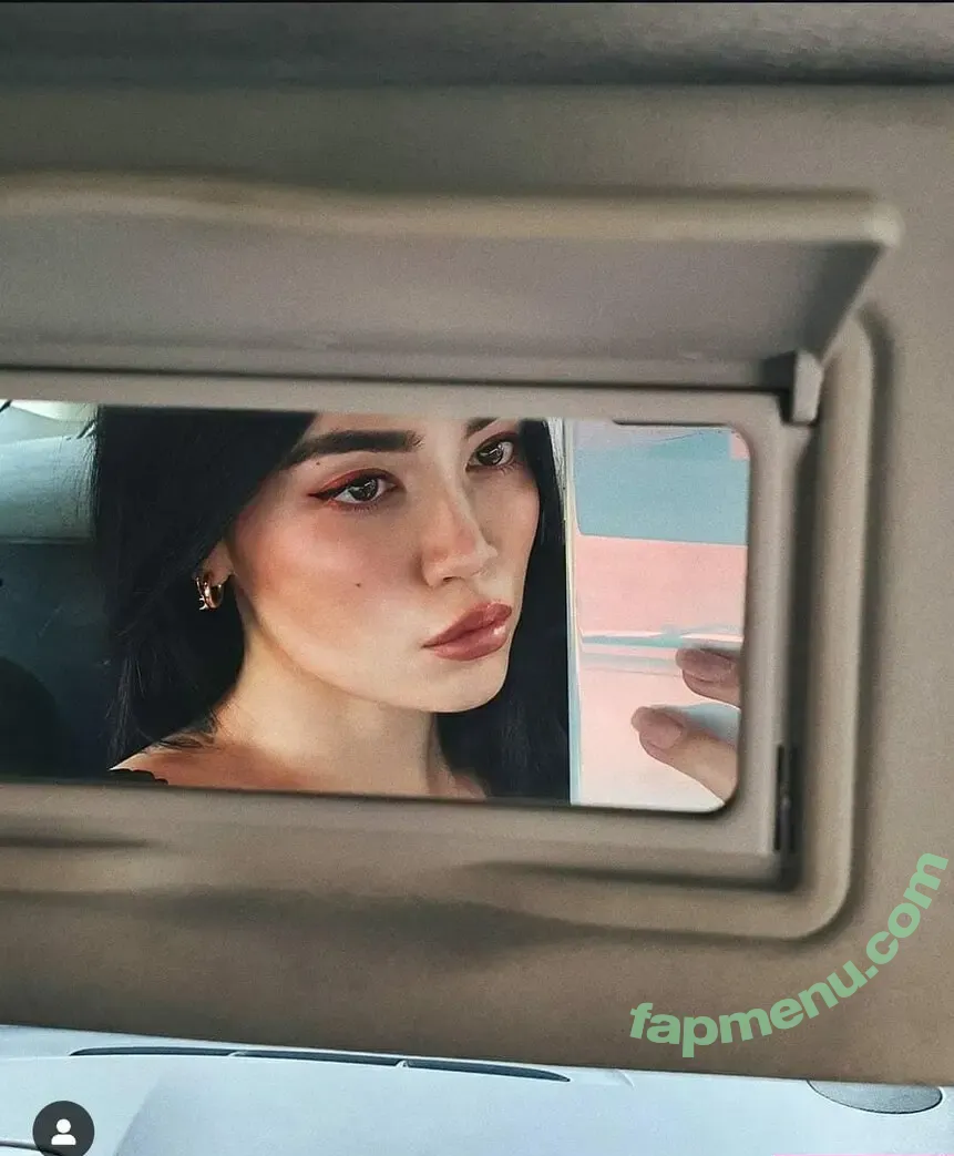 Lauriane nude photo #0005 (Tlrori)