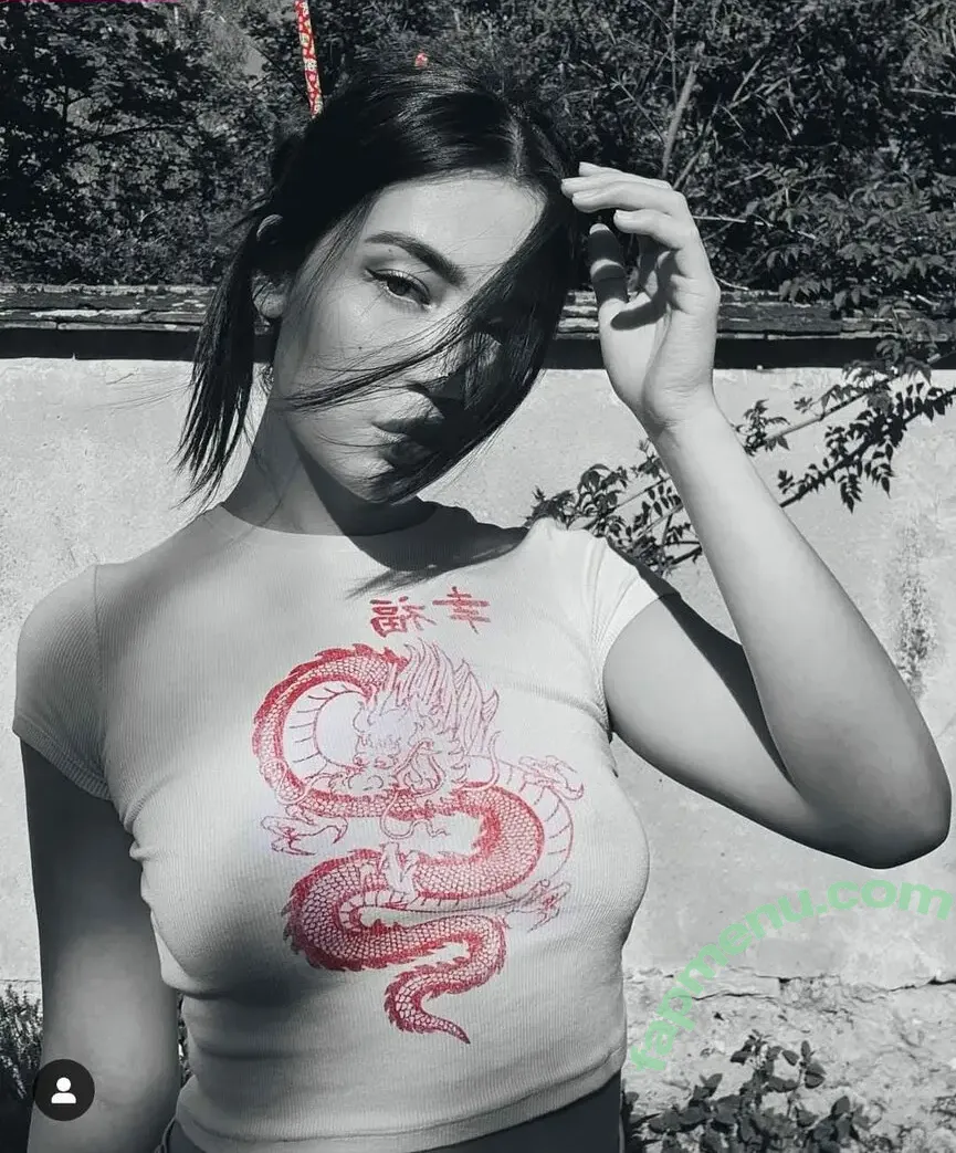 Lauriane nude photo #0008 (Tlrori)