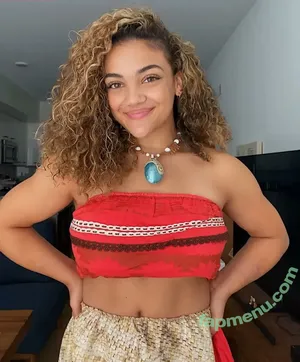 Laurie Hernandez / American gymnast / lauriehernandez nude photo #0128