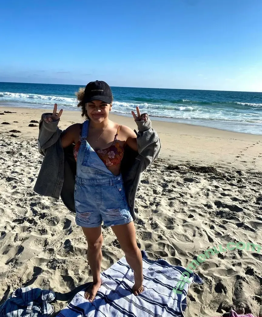 Laurie Hernandez nude photo #0006 (American gymnast / lauriehernandez)