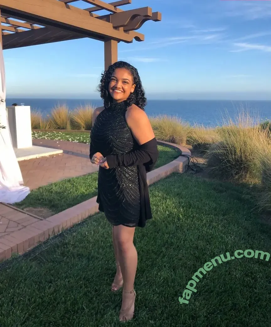 Laurie Hernandez nude photo #0053 (American gymnast / lauriehernandez)