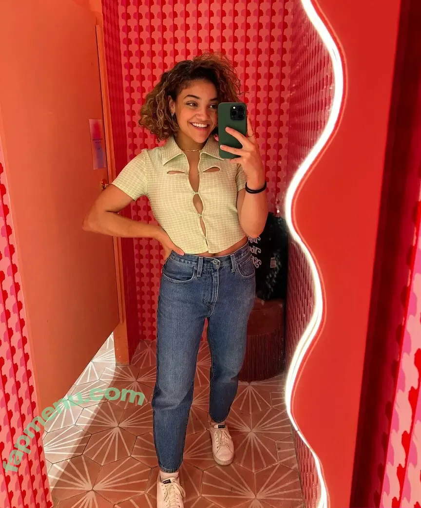 Laurie Hernandez nude photo #0151 (American gymnast / lauriehernandez)