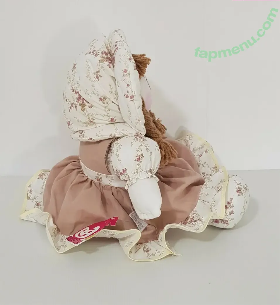 Laurinha nude photo #0050 (Laurinha Alice)