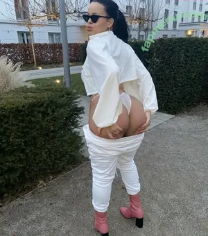  nude photo #0001
