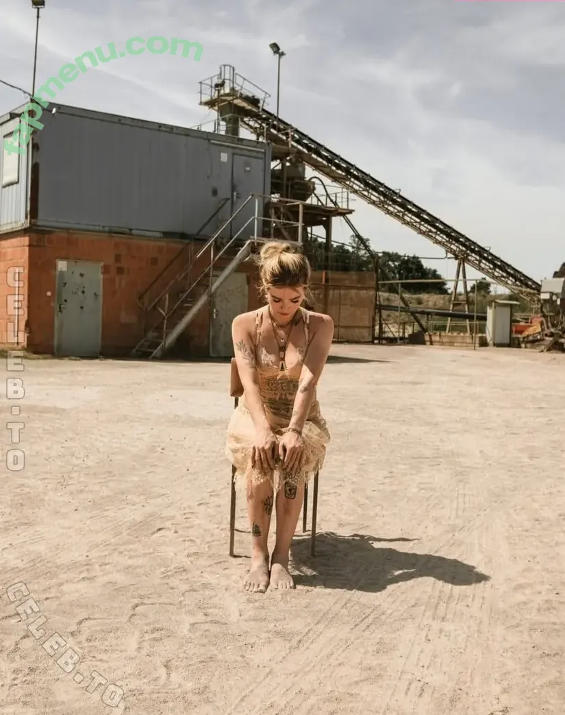 Lavendeltreppe nude photo #0054 (lavendeltreppe_)