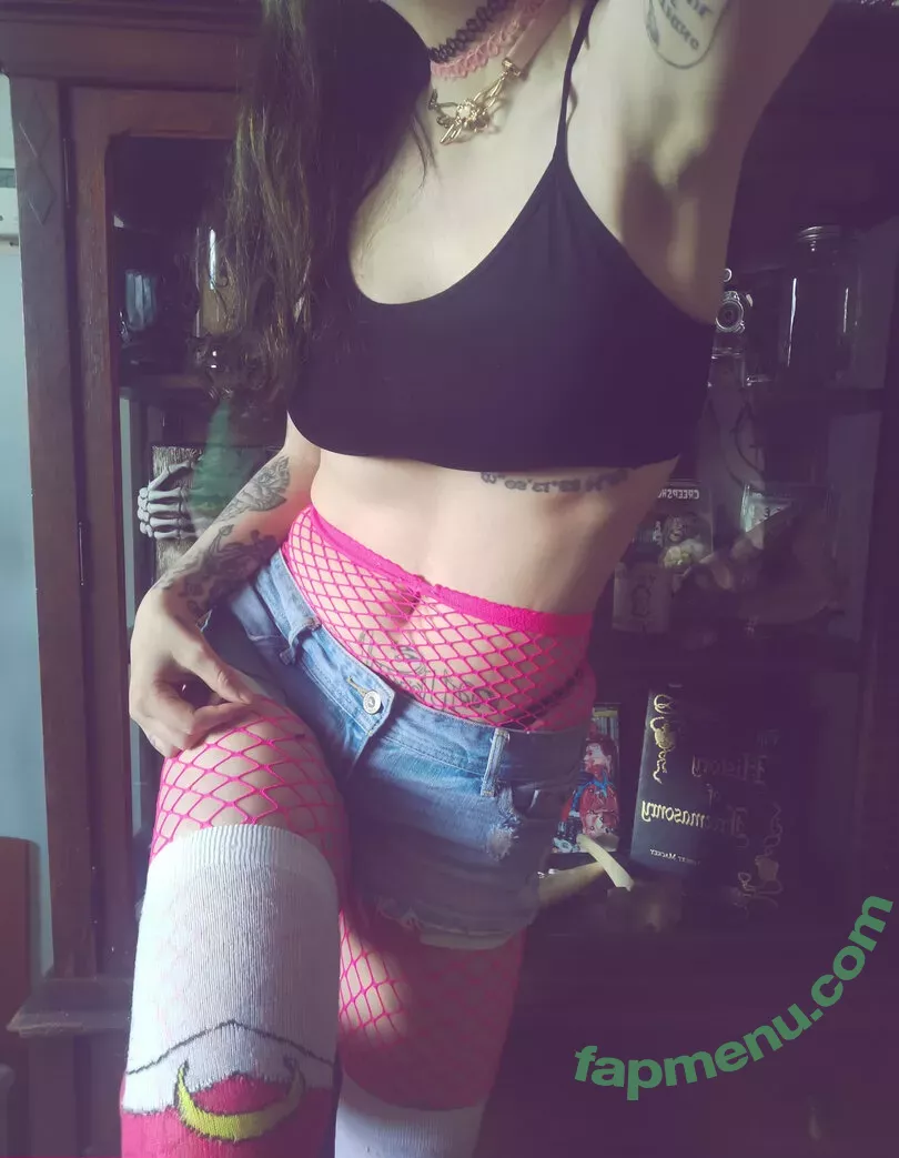 lavender_bloodlust_free nude photo #0024 (freedeadcat_woah)