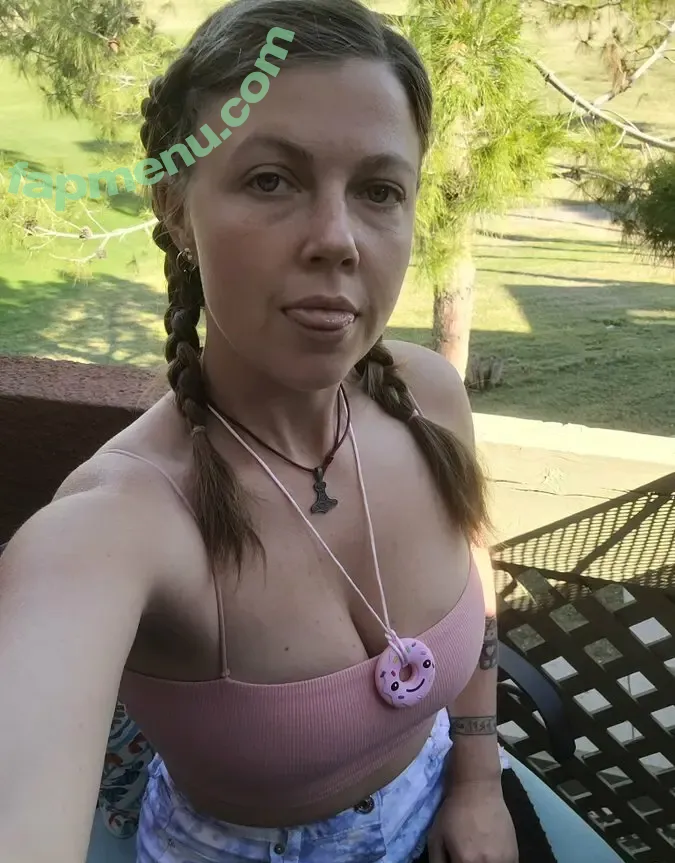 Lavender Joy nude photo #0004 (lavenderjpanda / lovelylavenderjoy)