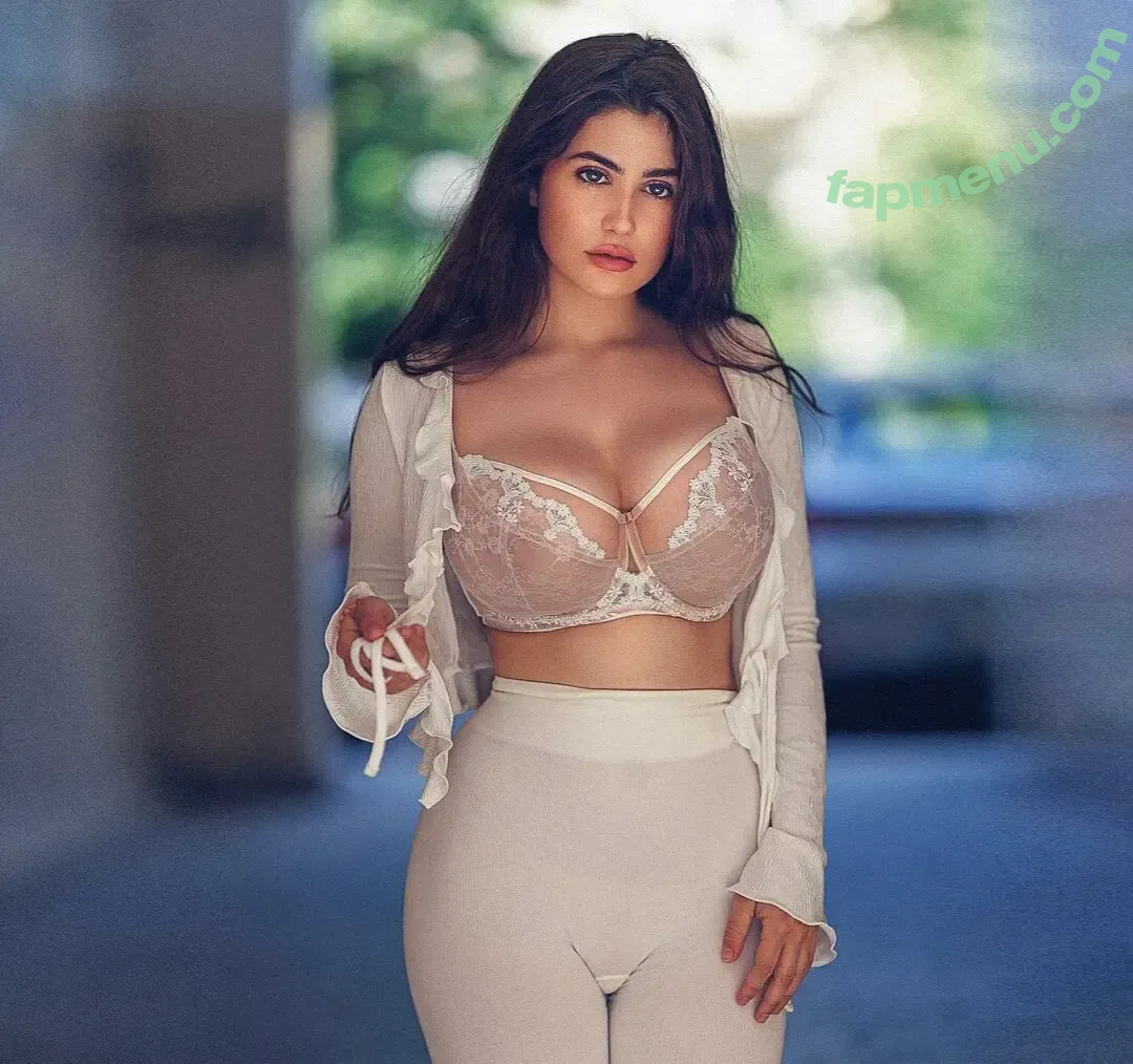 Laverskax nude photo #0001 (Laverskax)