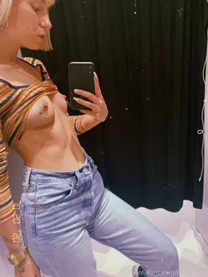 lavishulula / UlulaXx / lavinaluo nude photo #0105