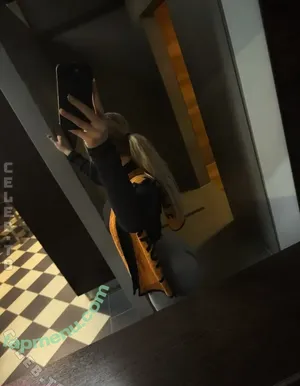 Lavrasophie / getfitbylaura nude photo #0079