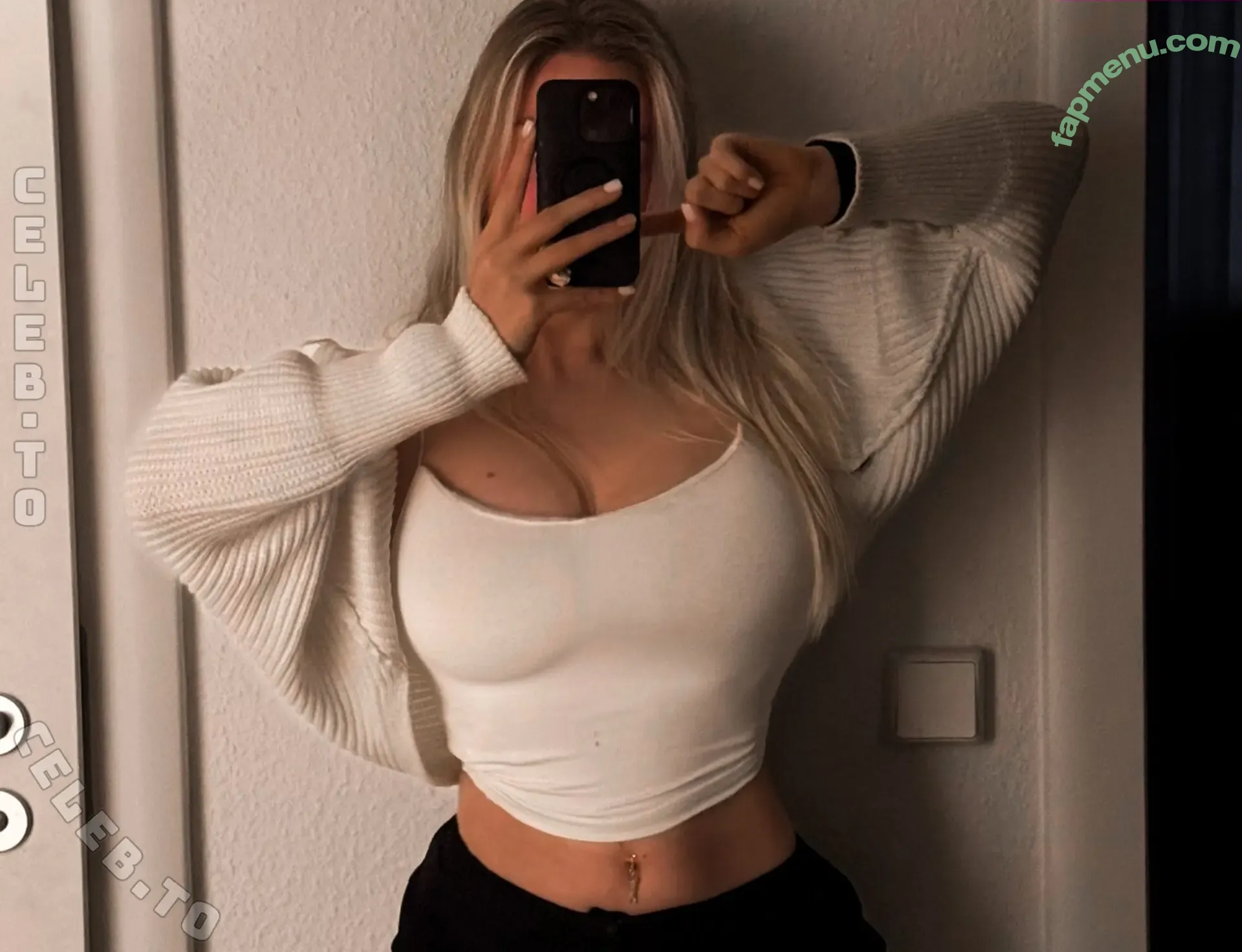 Lavrasophie nude photo #0073 (getfitbylaura)