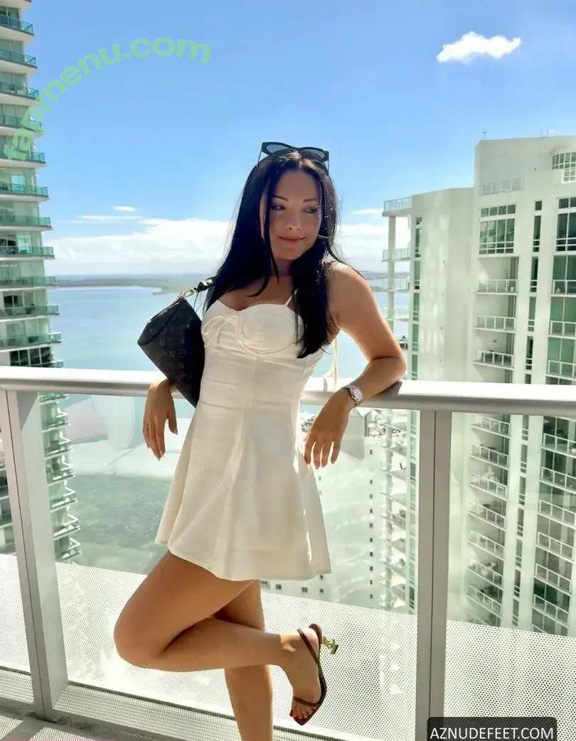 Layah Heilpern nude photo #0035 (Layahheilpern)