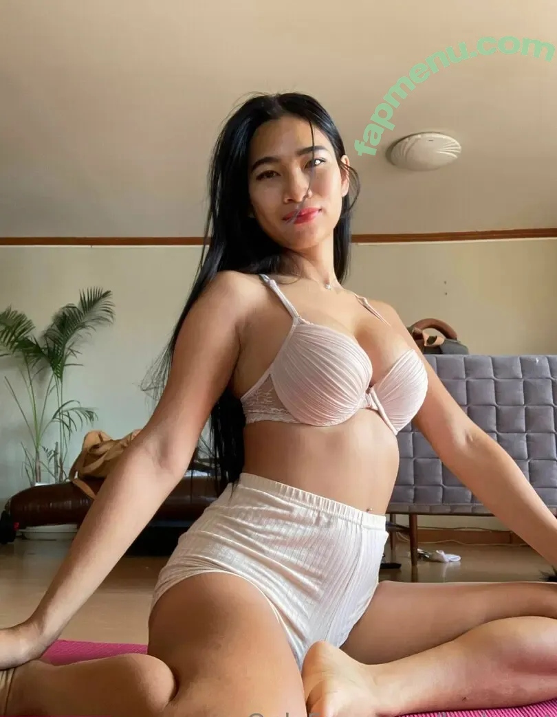 layla.cat nude photo #0013 (laylathaplaya)