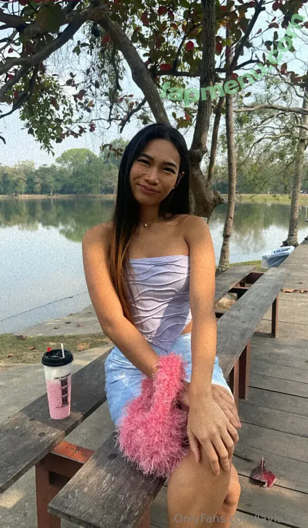 layla.cat nude photo #0020 (laylathaplaya)