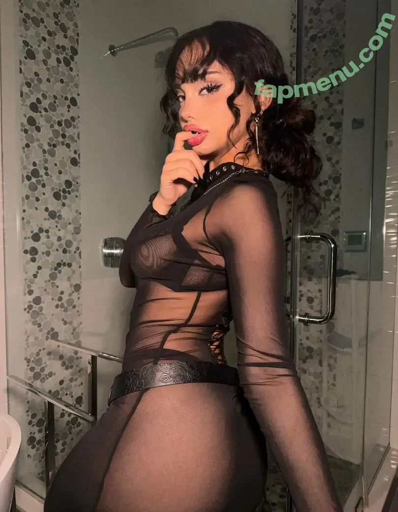 layladelinexo nude photo #0002 (layladelinex)