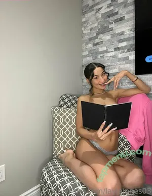 laylajones03 / lesdogggg nude photo #0005