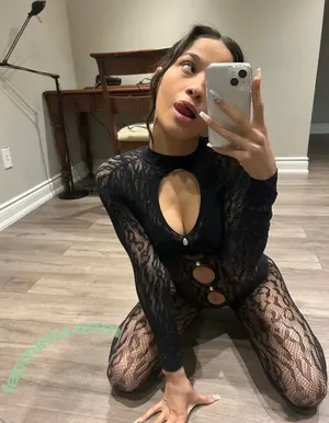 laylajones03 / lesdogggg nude photo #0033