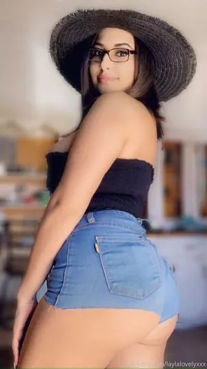 laylalovelyxxx / layla_lovely57 nude photo #0392